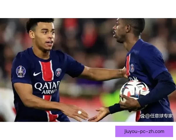 欧洲金靴实时榜：莱万领跑 萨拉赫紧随其后争夺激烈